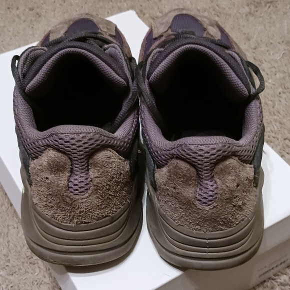 Yeezy Boost 700 'Mauve' men's size 11 - Picture 4 of 10